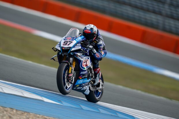 Pata Maxus Yamaha in preparazione al round WorldSBK di Balaton Park con le Yamaha R1 del team