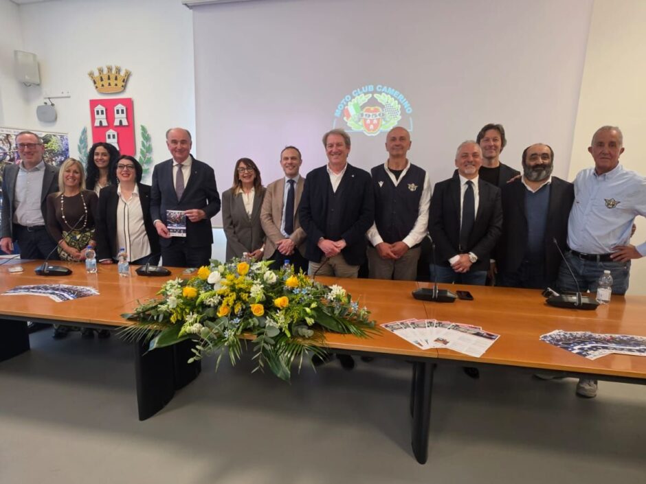 Piloti e moto del Mondiale Trial durante il GP d'Italia Trial 2026 a Camerino