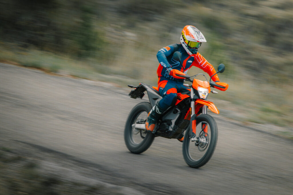 KTM FREERIDE E 2027, l’enduro elettrica si evolve ancora