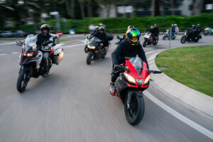 Carl Fogarty durante l'incontro coi fan alla Biker Fest International 2026