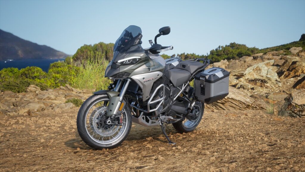 Ducati Multistrada V4 Rally in livrea Radar Storm Green disponibile con opzioni Factory Made