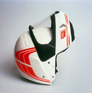 Casco BMW System 8, nuova generazione modulare con calotta a doppia misura e ventilazione ottimizzata