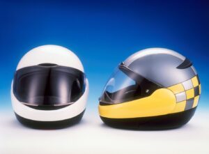 BMW System 8 modulare con mentoniera ribaltabile e visiera a doppia lente