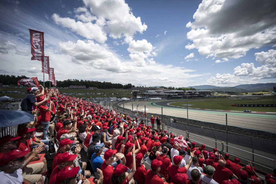 Tribune Ducati al Mugello, area tribuna riservata con servizi esclusivi per i tifosi