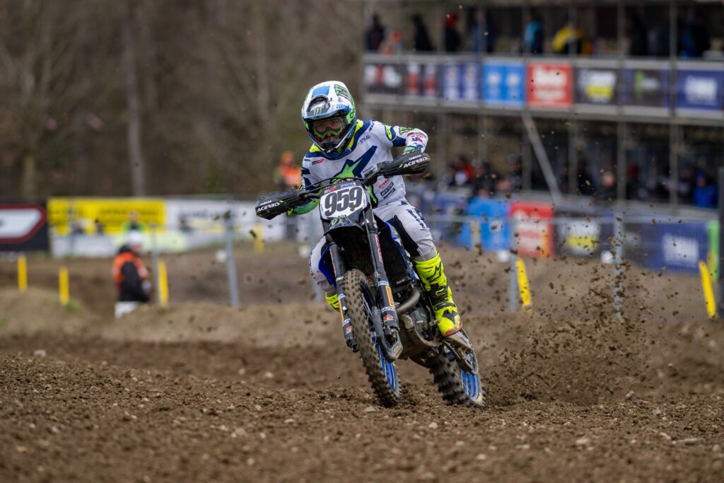 Yamaha al GP di Riola Sardo su fondo sabbioso