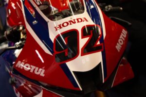 Honda HRC al Balaton Park, lavoro su set-up ed elettronica della CBR1000RR-R, adattamento piloti (img 13)