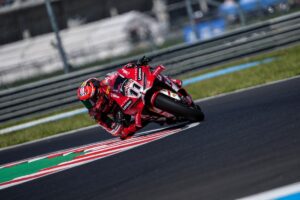 Iker Lecuona su Ducati Panigale V4 R durante il round WorldSBK a Balaton Park