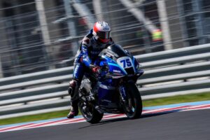 Ducati Panigale V4 R in azione al WorldSBK Balaton Park durante le libere
