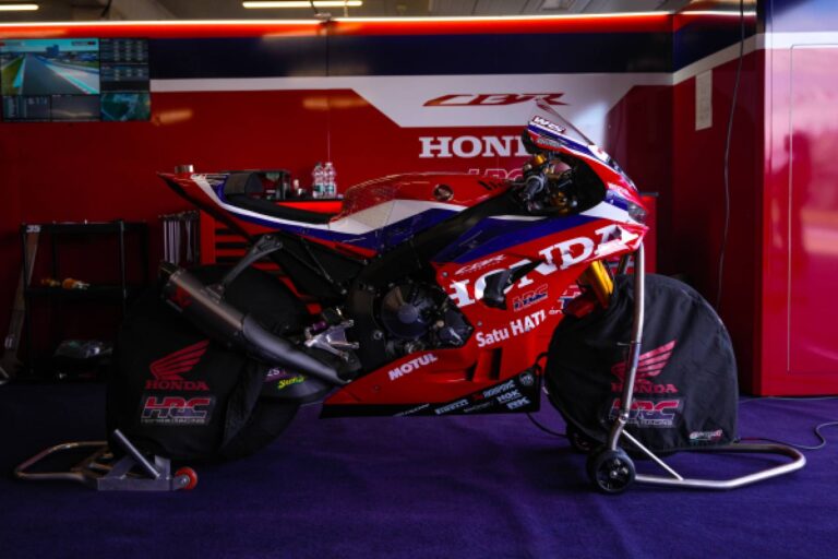 WorldSBK Balaton, Honda HRC soffre in Gara 1 con Chantra e Kunii