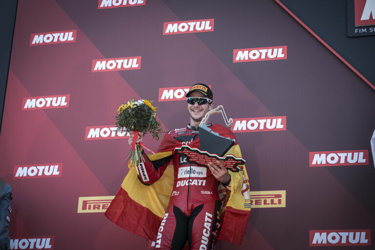 Superbike, Bulega fa la storia: 14 vittorie di fila con Ducati