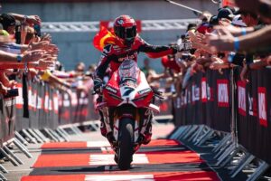 Nicolò Bulega a Balaton Park durante il weekend, con Ducati e pneumatici Pirelli di gamma