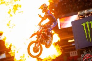 Hunter Lawrence con la Honda CRF450RWE al Denver Supercross 2026, vincitore della prova