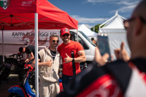 Cinquantini d'epoca ed elaborati alla 50cc Fever Fest di Lignano, raduno e mostra-scambio per appassionati