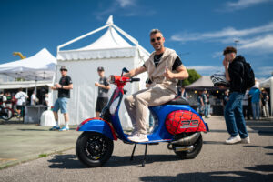 Stand e esposizioni di ciclomotori alla 50cc Fever Fest di Lignano