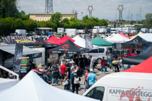 Stand con ricambi e accessori per cinquantini nell'Area Mercato della 50cc Fever Fest