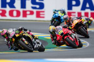 Honda HRC a Le Mans durante il GP MotoGP 2026 con i piloti del team in gara