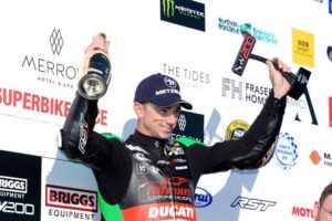 Pneumatici Metzeler Racetec RR al North West 200 impiegati nel road racing