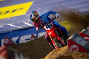 Hunter Lawrence pilota Honda HRC Progressive, vicecampione del Supercross AMA 2026