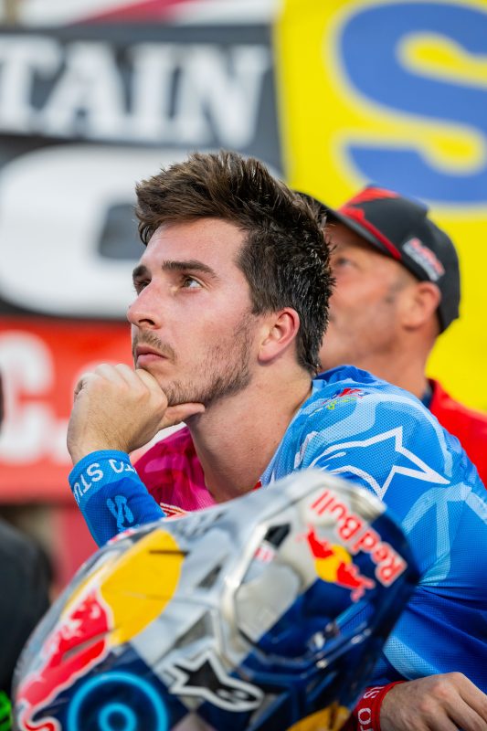 Hunter Lawrence su Honda CRF450RWE durante il round finale del Supercross AMA 2026