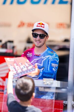 Hunter Lawrence in gara con la Honda CRF450RWE durante il main event a Salt Lake City