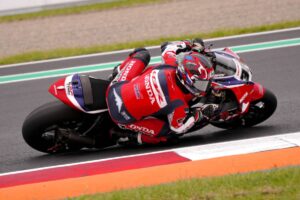CBR1000RR-R HRC utilizzata da Chantra e Kunii nelle libere del Round WorldSBK Most