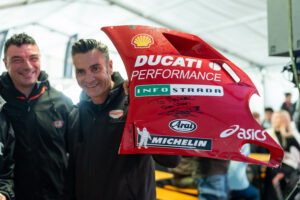 Carl Fogarty durante il taglio del nastro alla 40ª Biker Fest International di Lignano