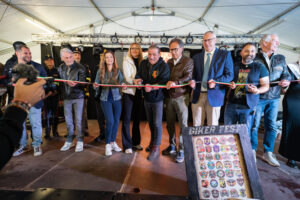 Carl Fogarty durante l'inaugurazione della 40ª Biker Fest International a Lignano