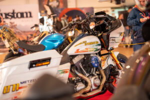Carl Fogarty durante la cerimonia di apertura della 40ª Biker Fest International a Lignano