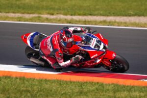 Honda HRC con la CBR1000RR-R al round WorldSBK di Most, focus su sviluppo e set-up
