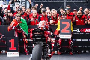Nicolò Bulega su Ducati a Most, vincitore di Gara1 e autore del nuovo giro record
