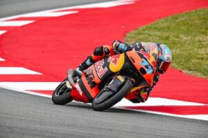 Qualifiche Moto2 e Moto3 a Montmeló con focus sulle strategie pneumatici Pirelli
