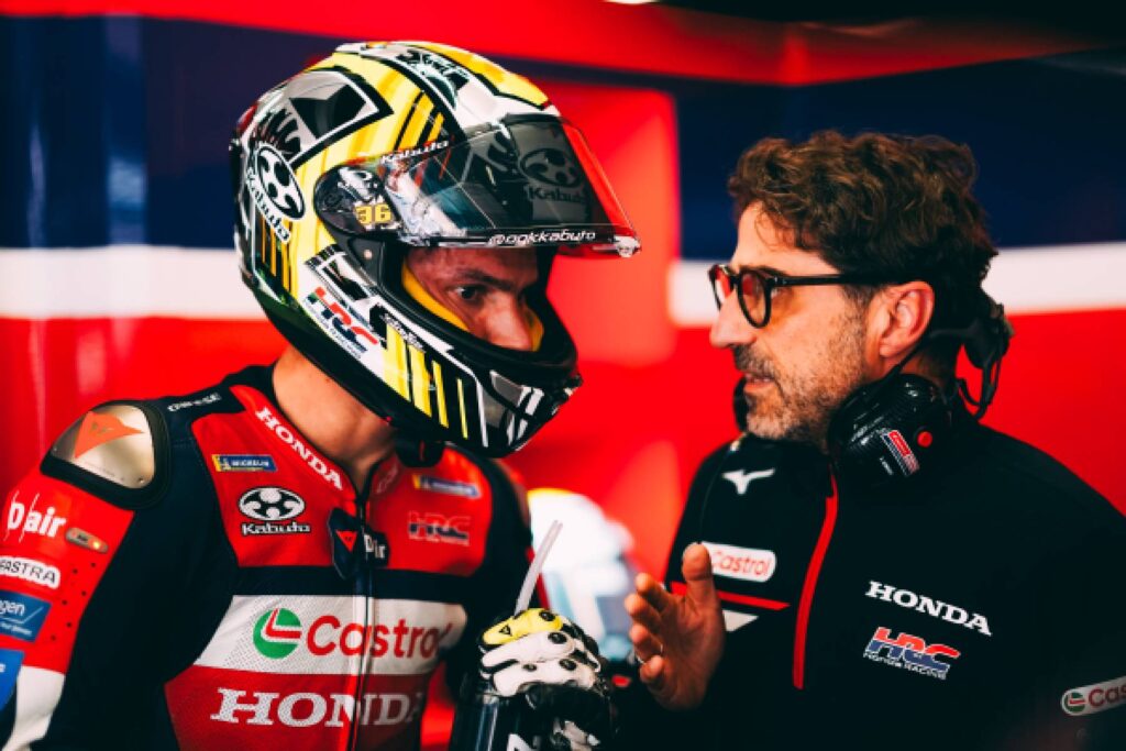 Moto Honda HRC Castrol in pista durante la Sprint race del GP di Catalogna