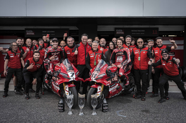 Nicolò Bulega con la Ducati Aruba.it Racing nel weekend di Most, vincitore di Gara-1