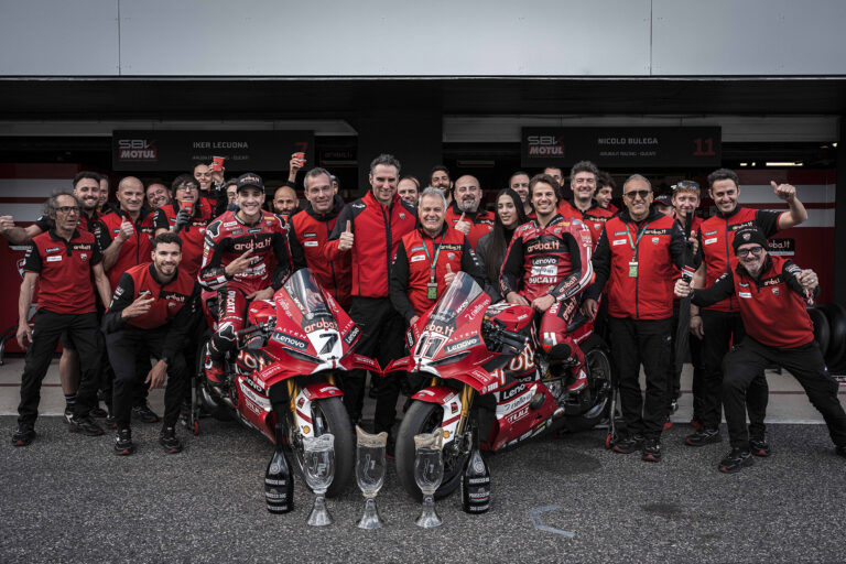 Most, Bulega imprendibile: Ducati firma la doppietta in Gara‑1