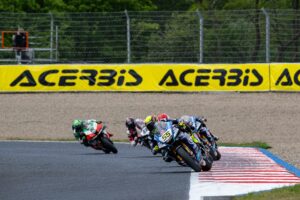 Andrea Locatelli sulla Yamaha R1 del team Pata Maxus nel round di Most
