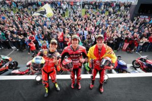 Nicolò Bulega con la Ducati Panigale V4 R dopo la vittoria al Round di Most del WorldSBK Most 2026
