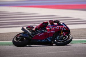 Honda HRC al box a Misano durante i test della CBR1000RR-R, focus su sviluppo e rientro di Dixon