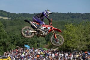 Jeffrey Herlings durante la qualifica del MXGP Francia con la Honda HRC PETRONAS