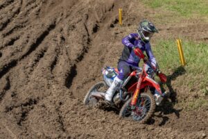 Jeffrey Herlings durante la qualifica del MXGP di Francia con la Honda HRC PETRONAS
