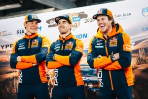 Pilota al Desafio Ruta 40 YPF impegnato nel rally-raid argentino