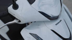 Particolare del concept Honda SH125 Marmo con carena effetto marmo e finiture ispirate alla scultura