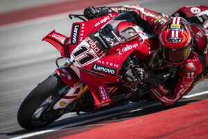 Aruba.it Racing - Ducati al lavoro sul set-up a MotorLand Aragon durante il venerdì di WorldSBK Aragon