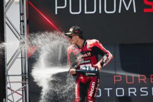 Gamma Pirelli WorldSBK 2026: SCX e SC0 studiate per asfalto caldo e performance costanti