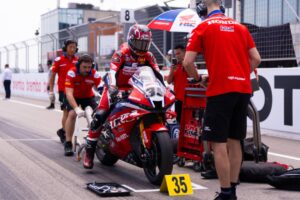Team Honda HRC CBR in azione al MotorLand Aragon durante il Round WorldSBK 2026