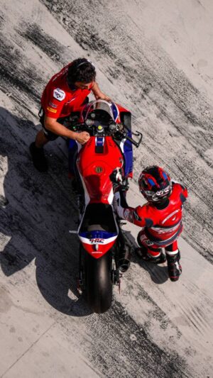 Honda HRC CBR in configurazione Superbike a MotorLand Aragón durante il Round 2026