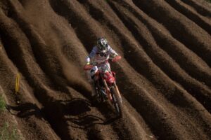 Jeffrey Herlings con la squadra Honda HRC PETRONAS durante le qualifiche a Teutschenthal