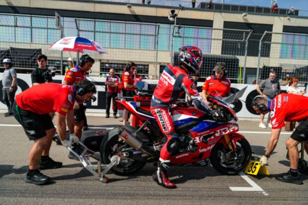 CBR1000RR-R del team Honda HRC in pista al WorldSBK di Aragón