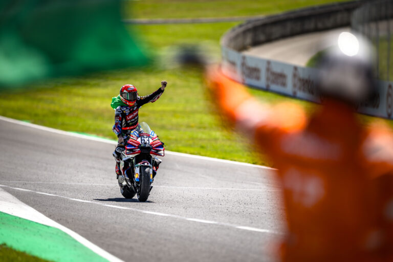 Bagnaia terzo al Mugello, Márquez torna e chiude settimo