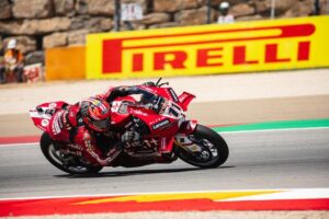 Nicolò Bulega (Ducati) al Motorland Aragón con gomme Pirelli SC0 dopo la vittoria