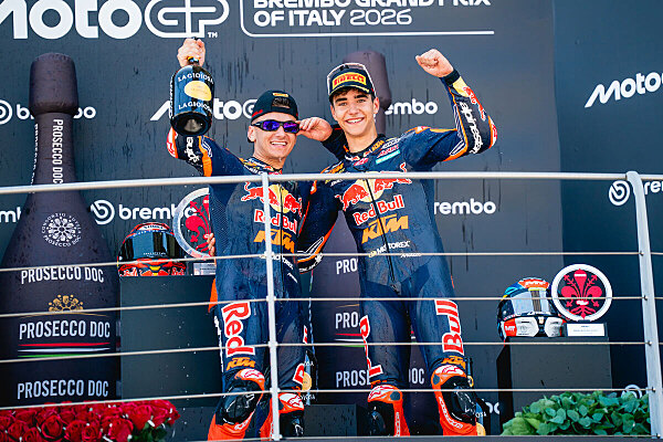 Alvaro Carpe e Brian Uriarte con le KTM Ajo nella gara Moto3 al Mugello